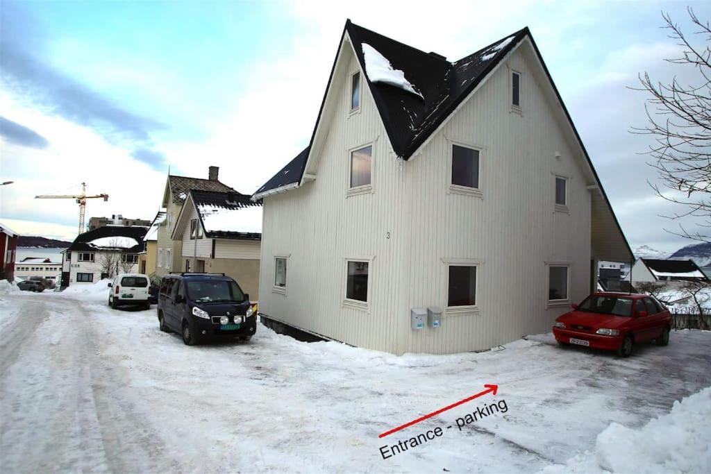 Sentral Leilighet Med 3 Soverom Harstad Ngoại thất bức ảnh